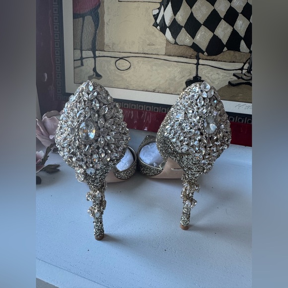 Badgley Mischka Glittering Gold Heels - Picture 4 of 11